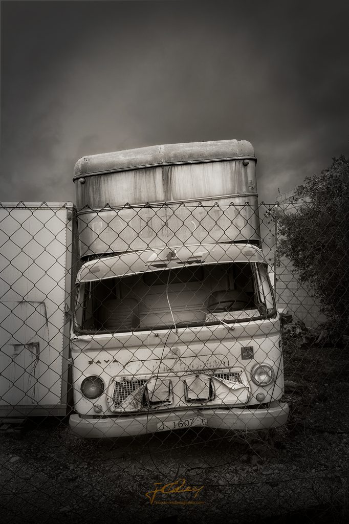 Camión abandonado